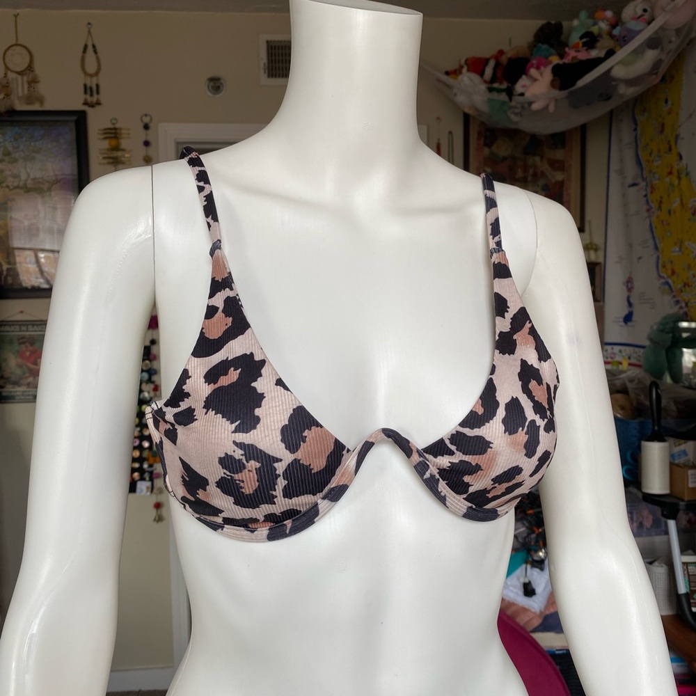 Shein Leopard print bikini top size small - Picture 2 of 6